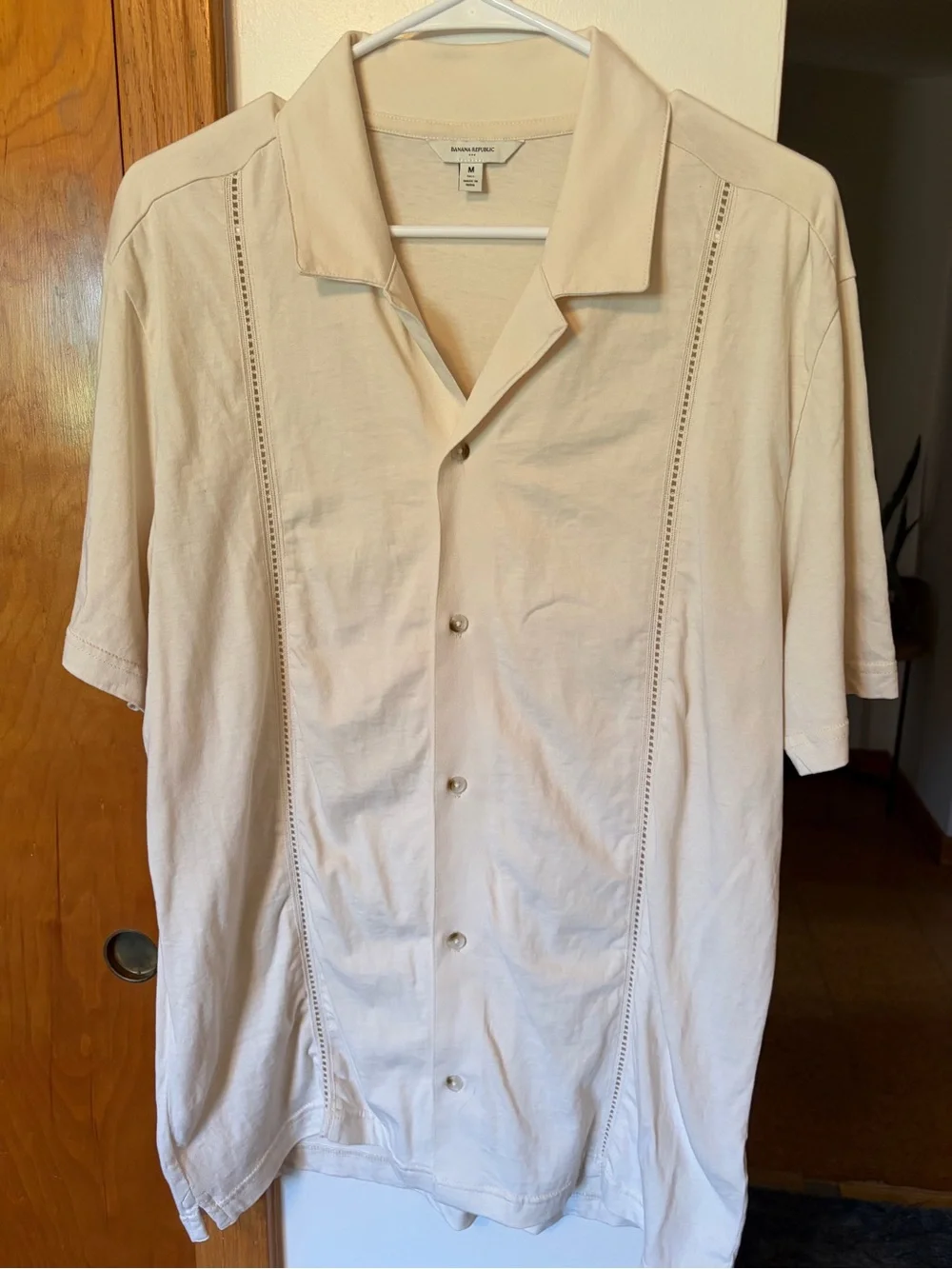 Banana Republic Men’s Cream Short-Sleevei Camp Shirt